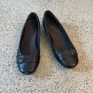 Clarks ballet flats size 8.5 black